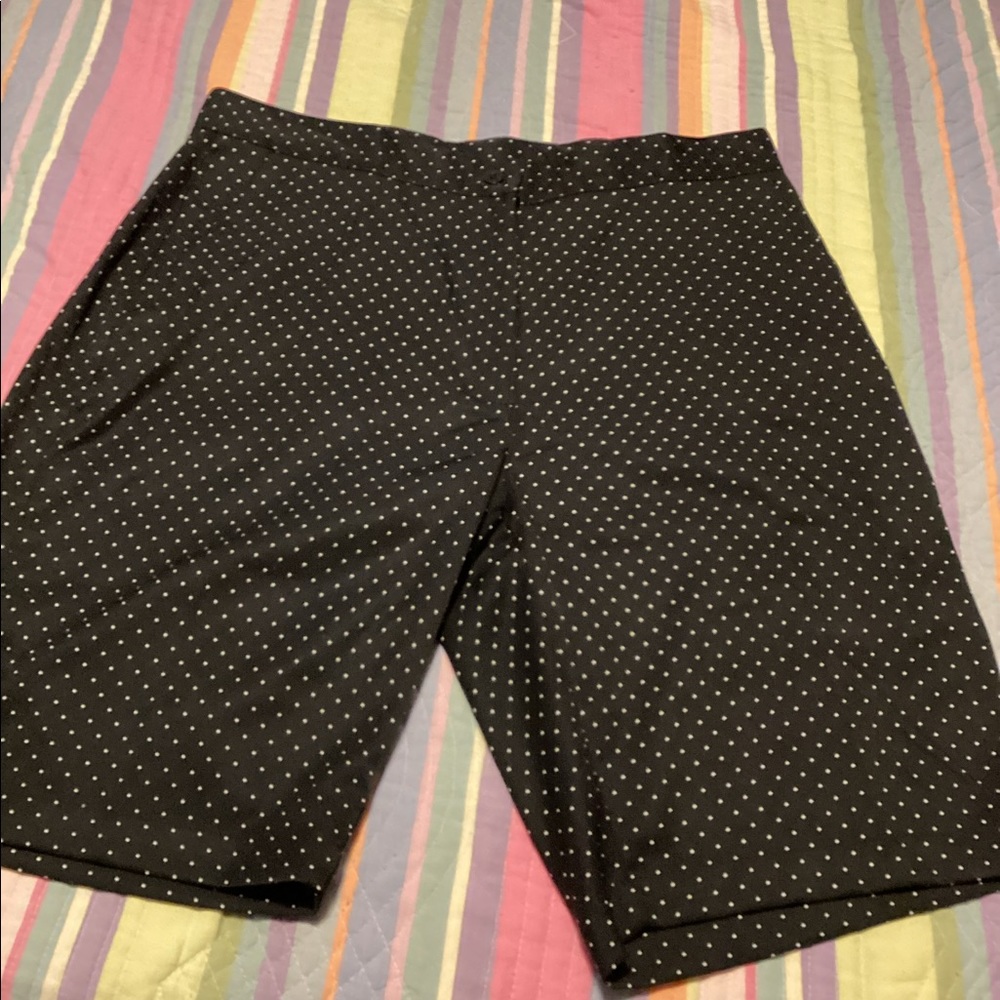 Women’s golf Bermuda shorts